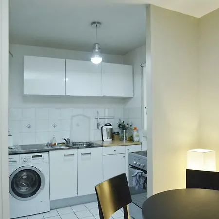 Relaxing Flat In Ix