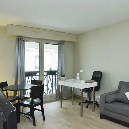 Relaxing Flat In Ix Paris